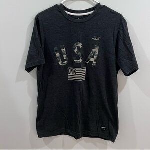 Dark gray camo USA and flag graphic tshirt size medium